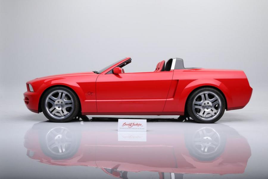  Ford Mustang GT Convertible Concept 2004 года  (фото 9 из 51)